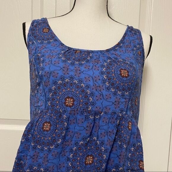 Forever 21 blue & white lace maxi sleevele… - Picture 4 of 11